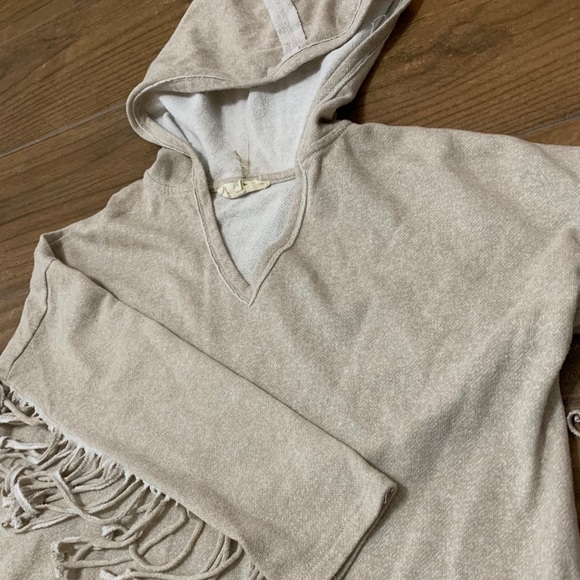 Boutique long sleeve hooded shirt - Picture 5 of 9